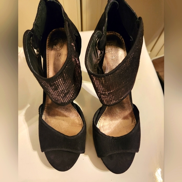 Metalic Glitter Straps Zara Heels. - Picture 3 of 5